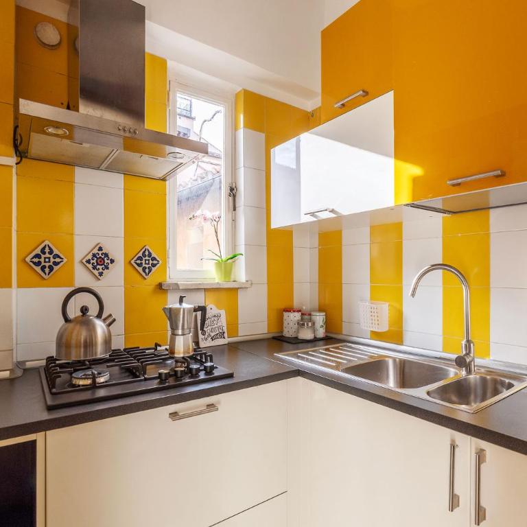 Piazza Navona Penthouse - Two-Bedroom Apartment - 20