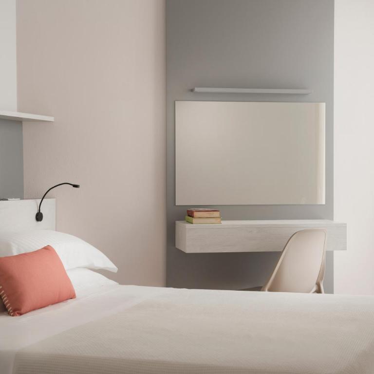 Hotel Roxy & Beach - Deluxe Double Room with Sea View - 4