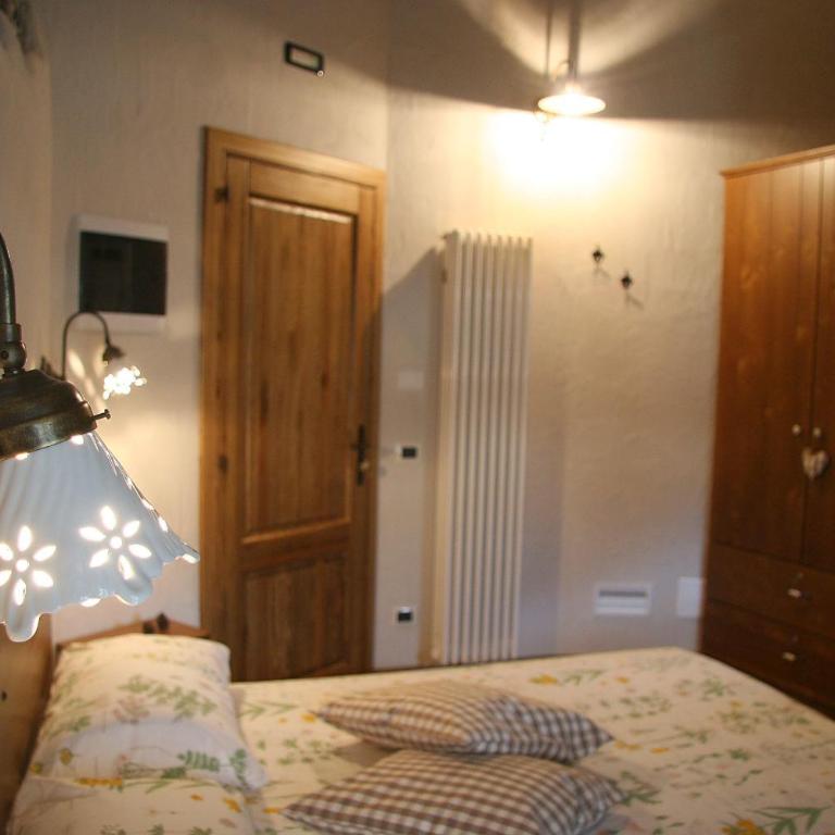 Ostello del Castello Tirano - Doppel-/Zweibettzimmer mit Balkon - 3