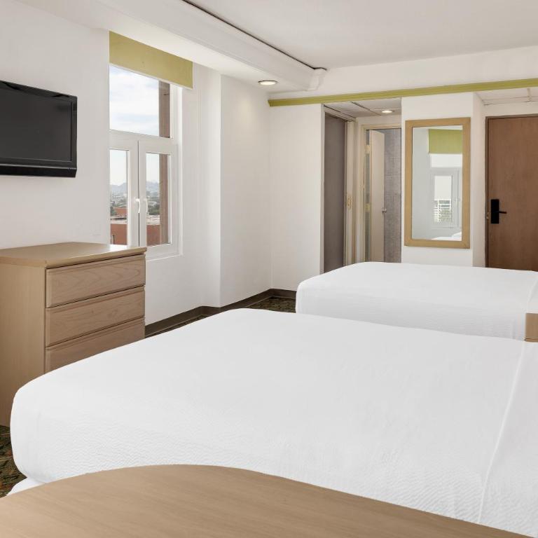 Hotel Monterrey Macroplaza - Executive Double Room with Two Double Beds - 4