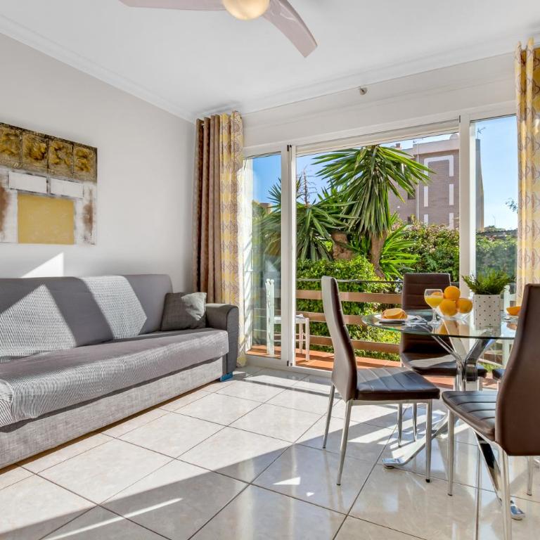 Sol Montemar 10 by IVI Real Estate - Apartment - 4
