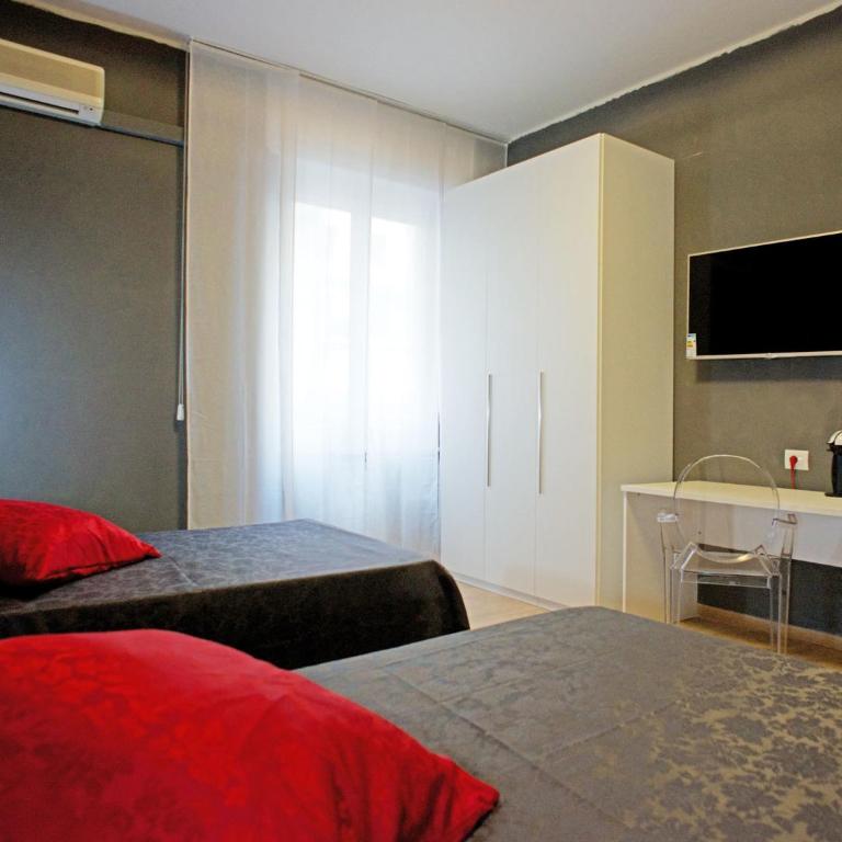 Affittacamere My Home - Camera Comfort Doppia con Letti Singoli - 2