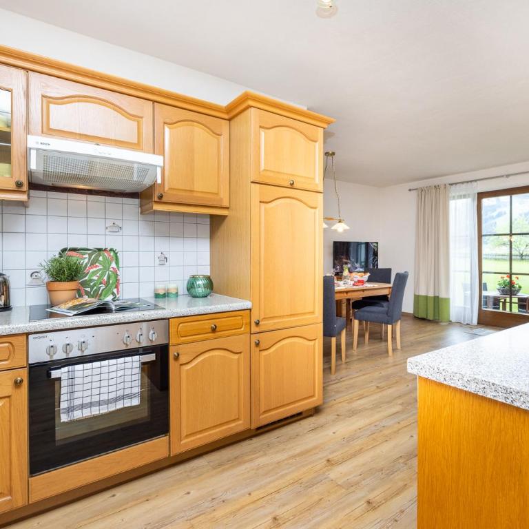Pension Kreuzer - Two-Bedroom Apartment with Balcony - 8