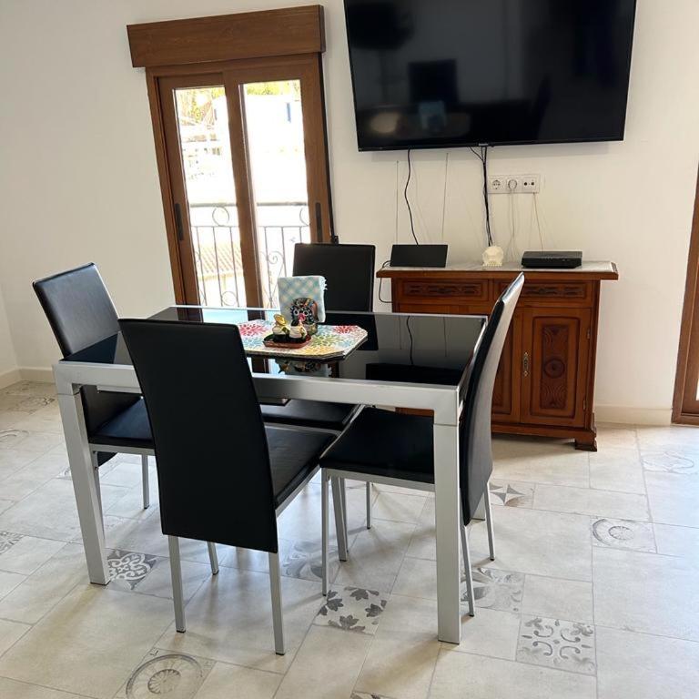 Geomar Penthouse - One-Bedroom House - 9