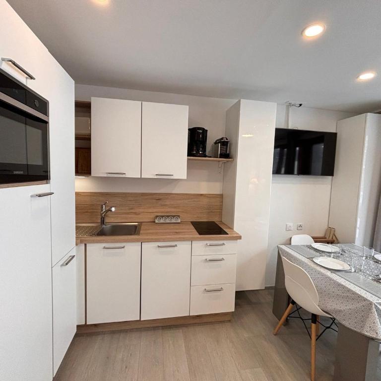 Superbe 2 pièces près du centre, idéal pour famille - Appartement 1 Chambre - 6