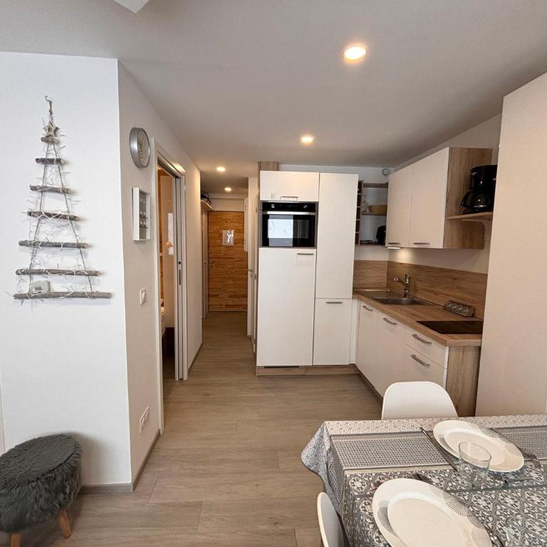 Superbe 2 pièces près du centre, idéal pour famille - Appartement 1 Chambre - 12