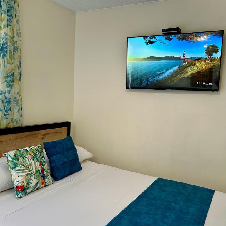 Hotel Bisou - Habitación Cuádruple Estándar - 7