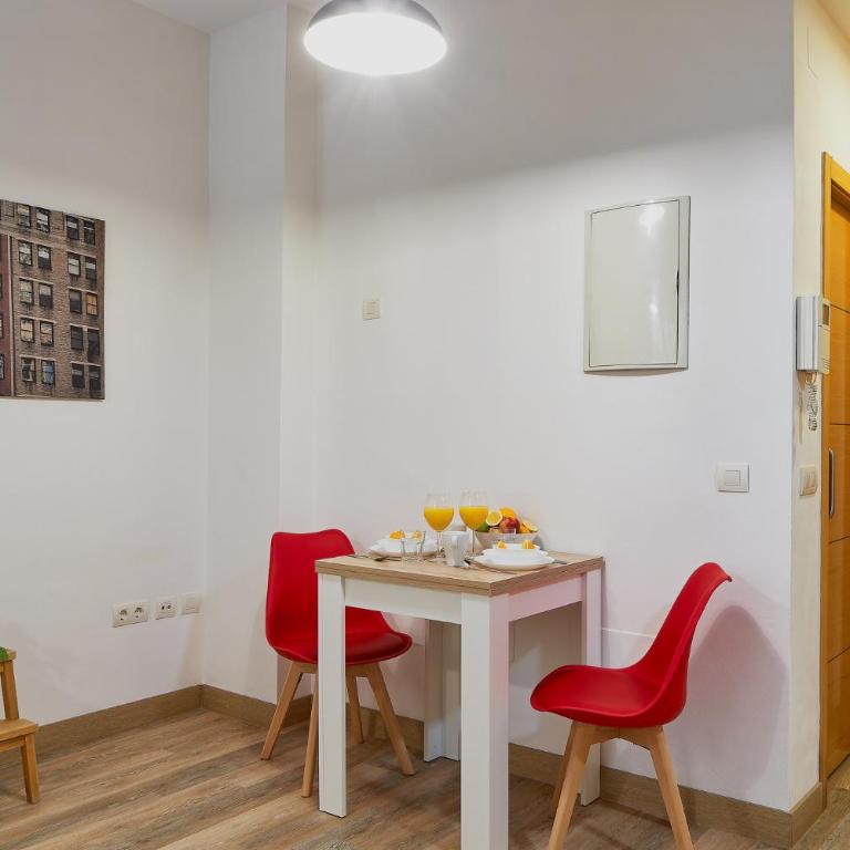 Victoria Urbanite - Studio - 7
