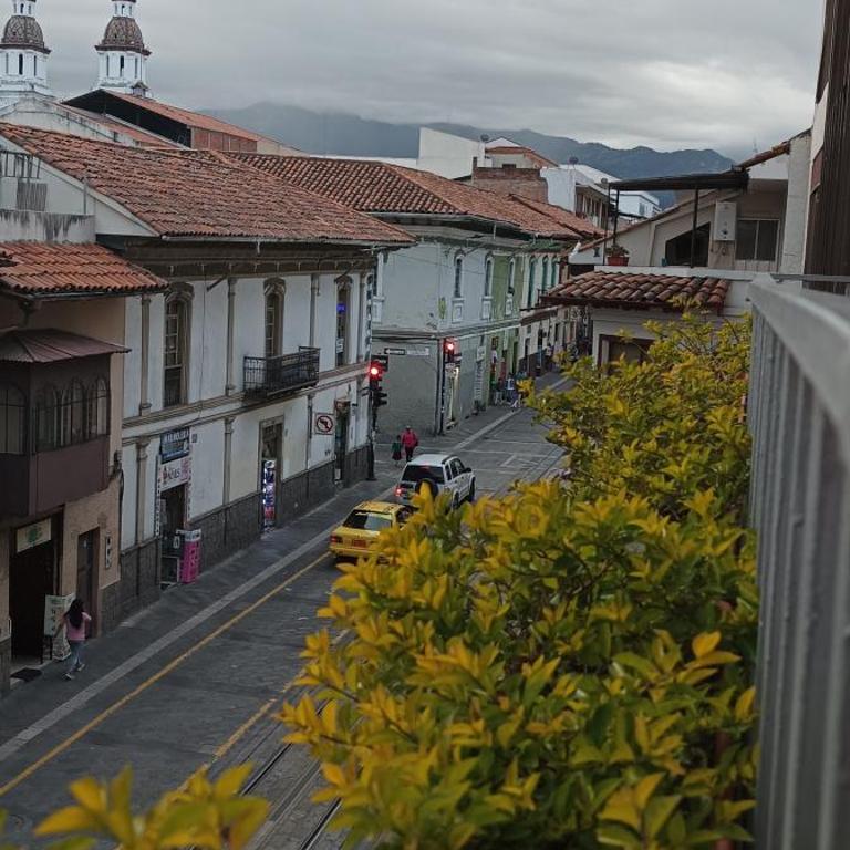 Casa Perla Cuencana Hostal - Double or Twin Room with Shared Bathroom - 8
