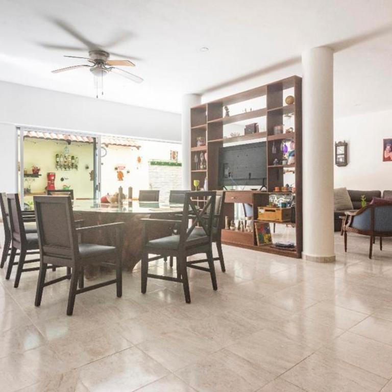 Private Room Puerto Morelos - Queen Room with Shared Bathroom - 9