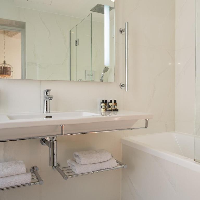 Académie Hôtel Saint Germain - Chambre Double de Luxe avec Baignoire Spa - 1