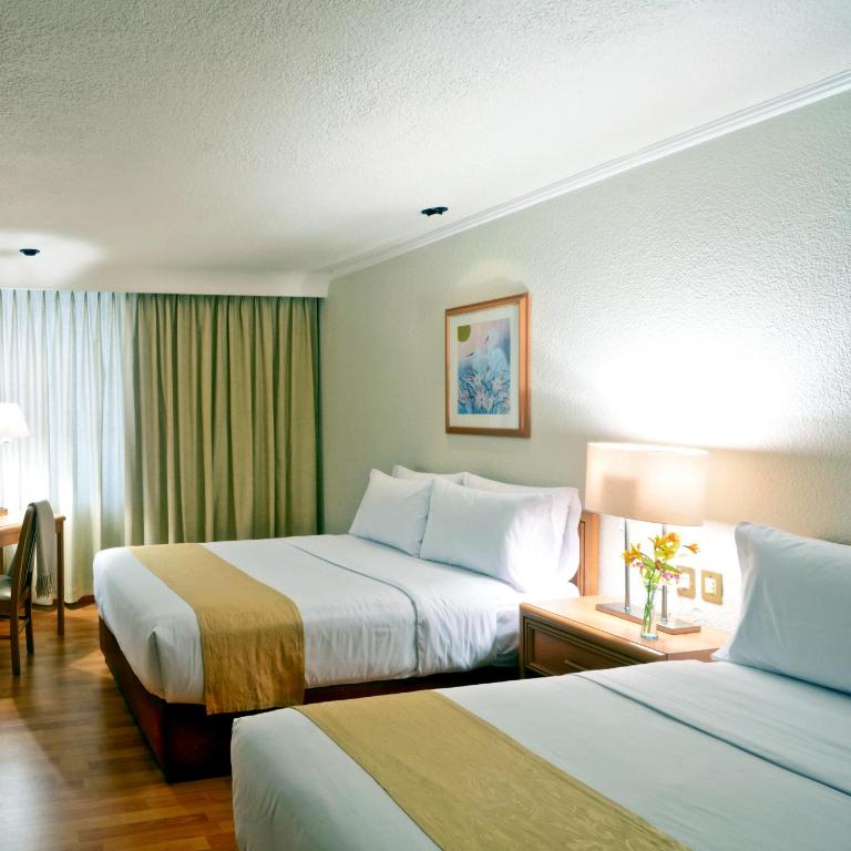 Hotel PF - Habitación Doble Estándar con 2 camas dobles - 3