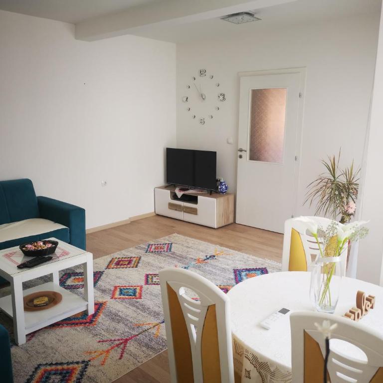 Apartman and rooms Dream House - Two-Bedroom Apartment - 2