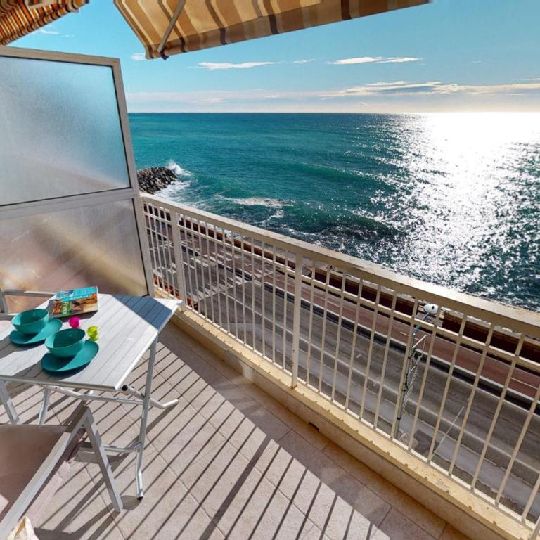 Studio climatisé avec terrasse face mer, Wifi inclus - FR-1-196-346 - Studio - 1
