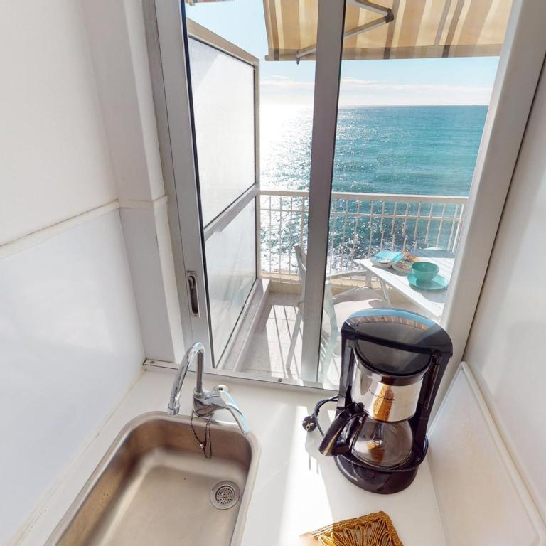 Studio climatisé avec terrasse face mer, Wifi inclus - FR-1-196-346 - Studio - 7