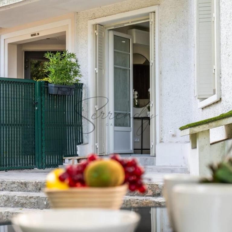 Garden-level apartment 10-min on foot to City Center - Appartement - 4