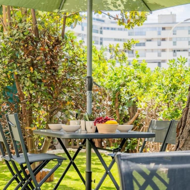 Garden-level apartment 10-min on foot to City Center - Appartement - 5