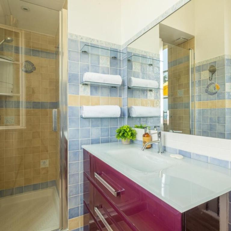 Superb villa with swimming pool & sauna - Maison de Vacances - 12