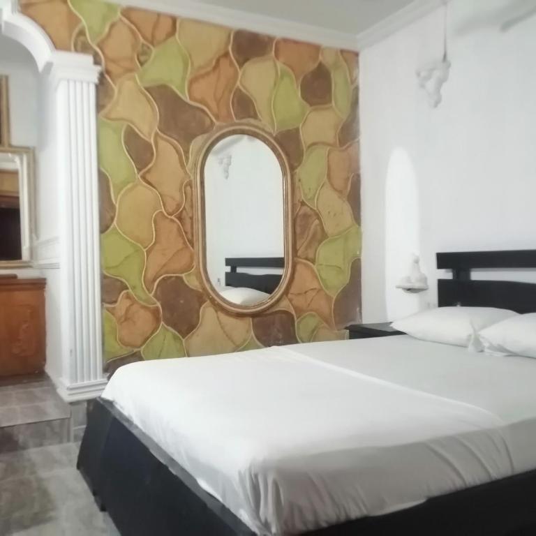 hotel avenida53 - Habitación Deluxe (2 adultos + 1 niño) - 5