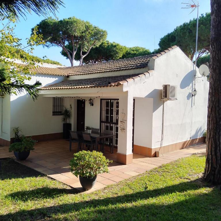 Villa Verde con Piscina a 800m de la Playa by Chiclana Dreams - Casa de 3 dormitorios - 1