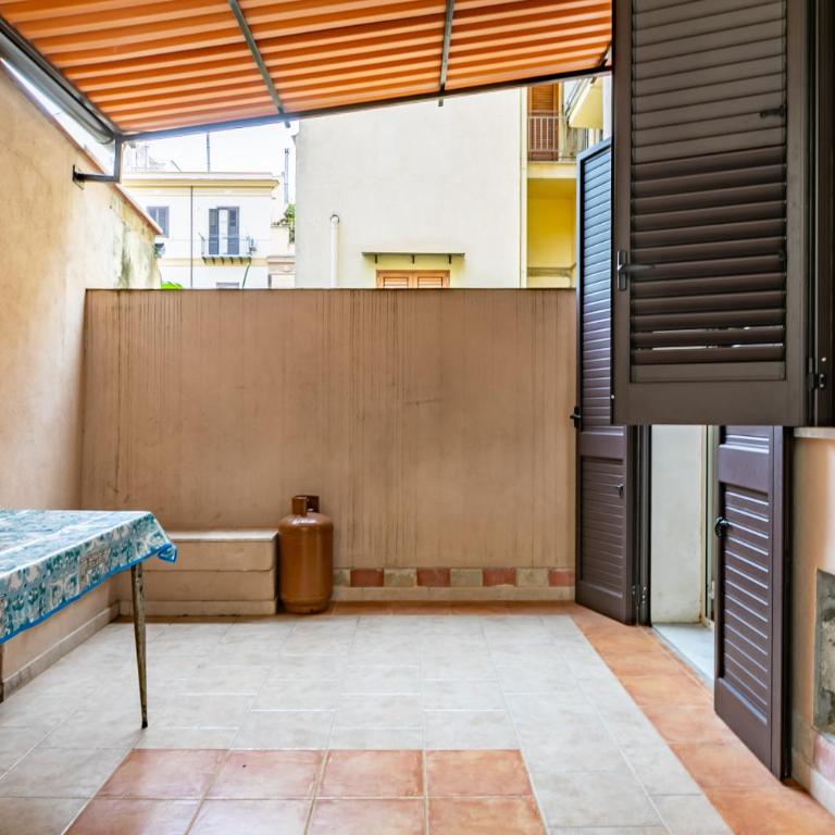 GuestHost - Teatro Massimo Roomy Flat with Covered Terrace - Appartamento con 2 Camere da Letto - 16