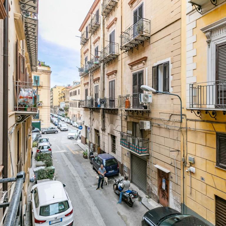 GuestHost - Teatro Massimo Roomy Flat with Covered Terrace - Appartamento con 2 Camere da Letto - 27