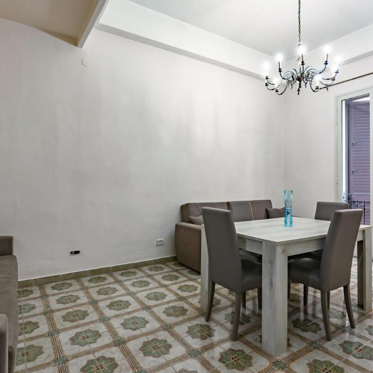 GuestHost - Teatro Massimo Roomy Flat with Covered Terrace - Appartamento con 2 Camere da Letto - 11