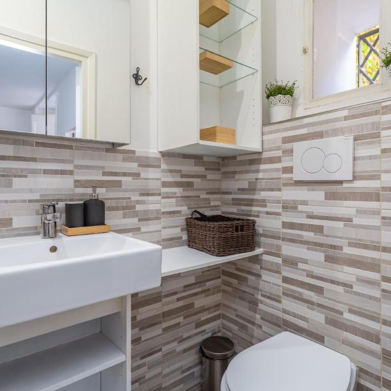 Central Charm near Piazza Navona - Cozy Loft for 2 - Monolocale - 16