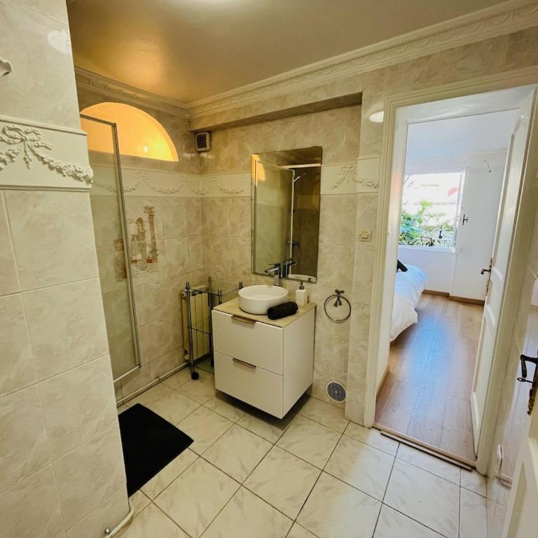 Biarritz hyper centre - Halles - terrasse - Apartment with Terrace - 5