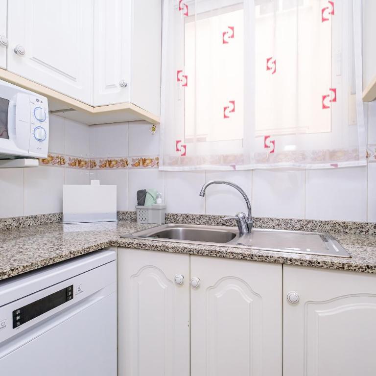 Home&Holiday Goleta with parking-option - Apartamento de 2 dormitorios - 14