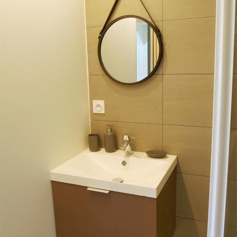 Studio 2 personnes - lumineux - Lac d'Annecy - Appartement 1 Chambre - 11