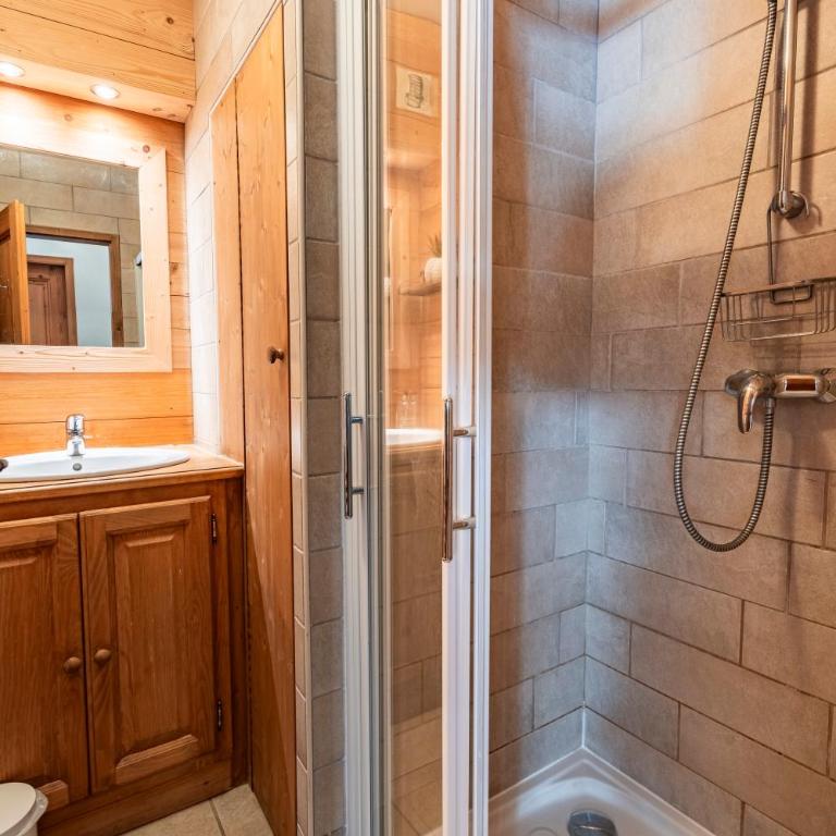 2 bed Chalet, sleeps 5 with shared pool - Morzine - Chalet 2 Chambres - 16