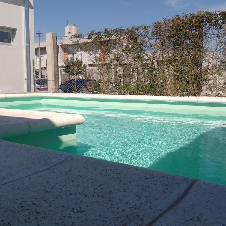 Casa Amplia, Luminosa con Quincho y Pileta! - Casa de 2 dormitorios - 9