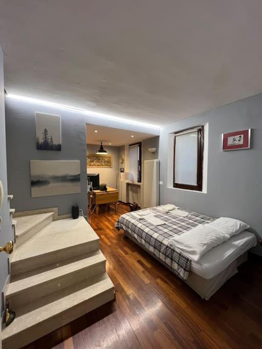Margherita Apartment w/ terrace - One-Bedroom Apartment - 3