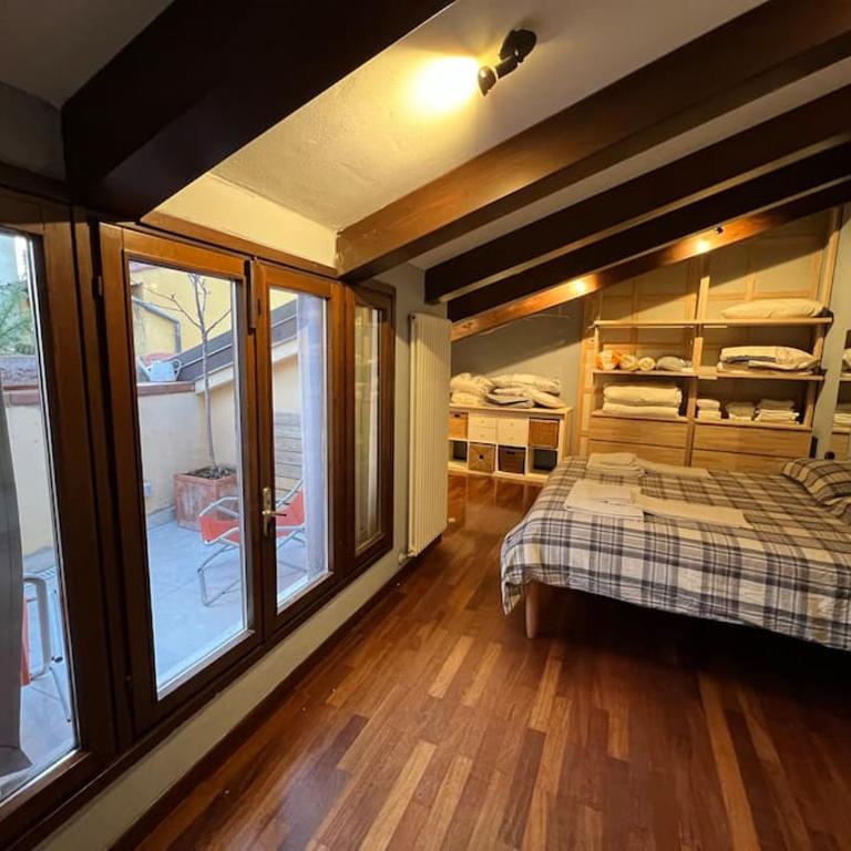 Margherita Apartment w/ terrace - One-Bedroom Apartment - 7