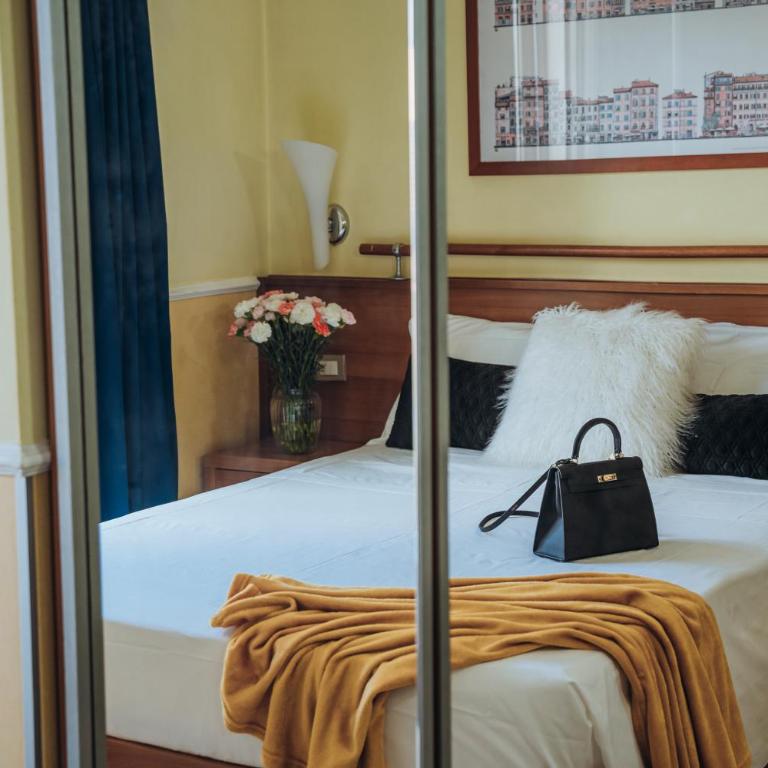Hotel Windrose - Camera Matrimoniale Smart con Letto a una Piazza e Mezza - 3