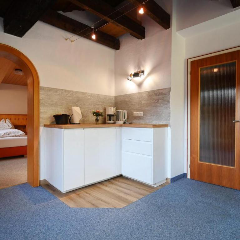 Gästehaus Landgraf - Apartment mit 1 Schlafzimmer und Balkon - 4