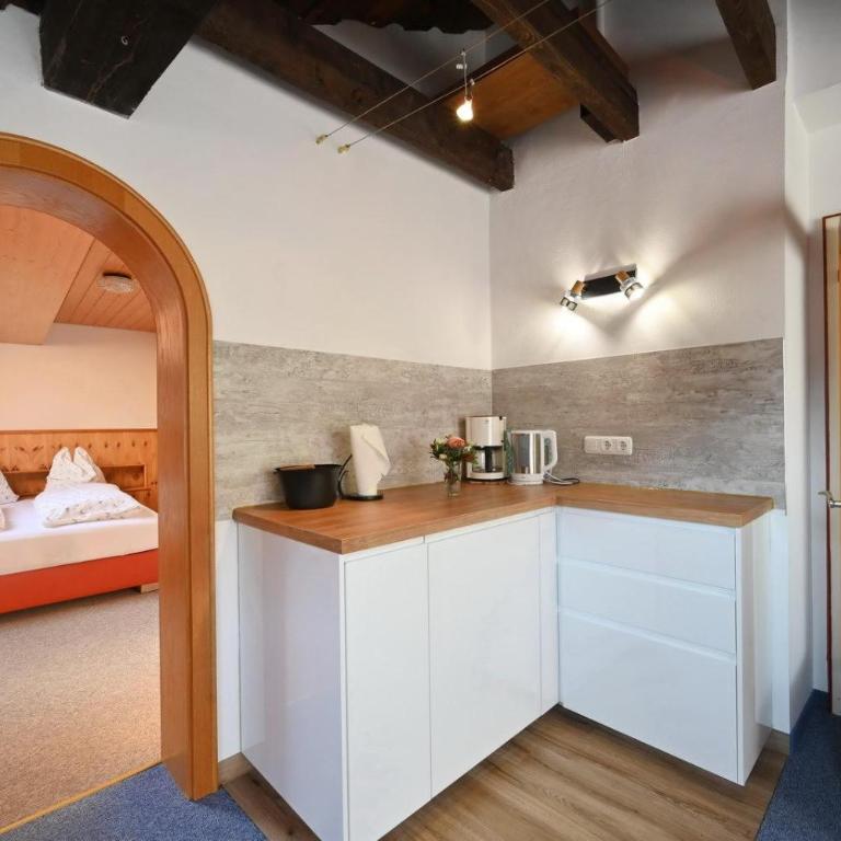 Gästehaus Landgraf - Apartment mit 1 Schlafzimmer und Balkon - 5