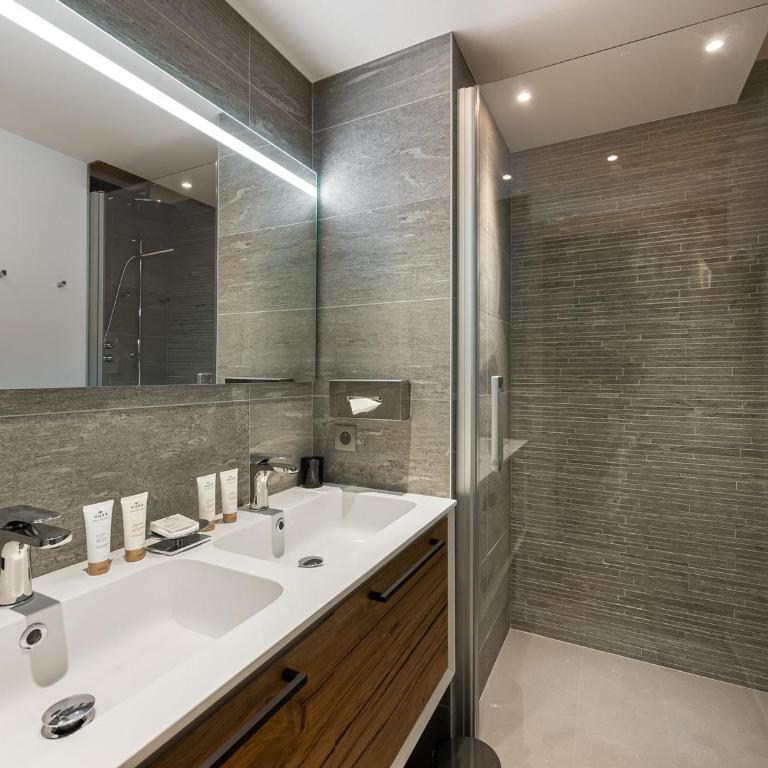 Magnifique appartement 76m² à Courchevel, proche pistes, 3 chambres, parking - Apartamento de 2 dormitorios - 12