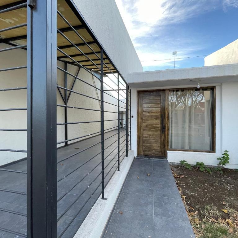 Orama Alojamiento - Three-Bedroom House - 1