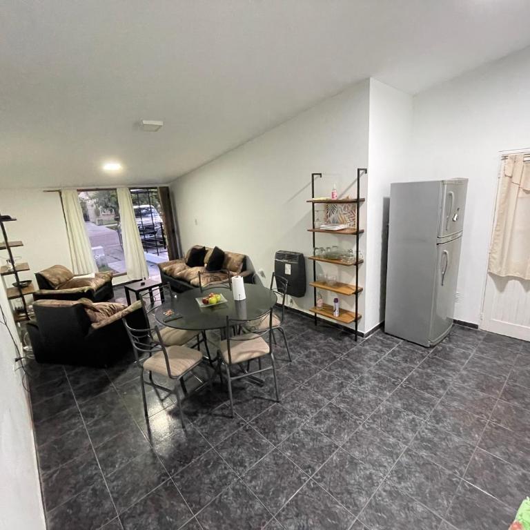 Orama Alojamiento - Three-Bedroom House - 3