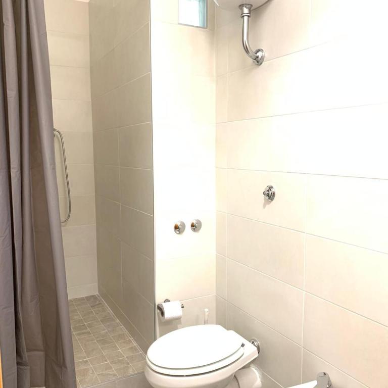 Tre camere al centro di Napoli - Camera Matrimoniale con Bagno Privato Esterno - 11
