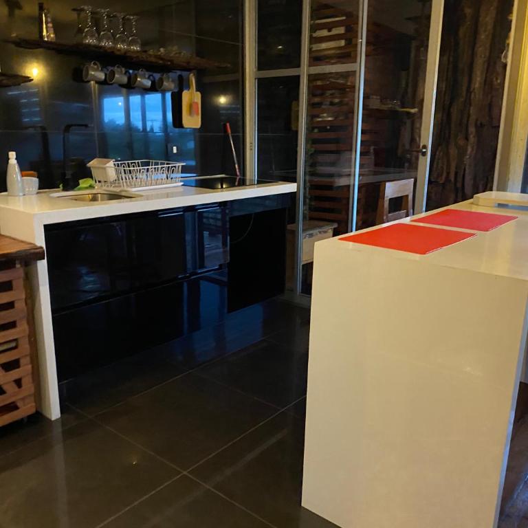 Temuco Centro Depto rústico incluye estacionamiento, estufa pellet Excelente evaluación en otras plataformas - Apartamento de 1 dormitorio - 5