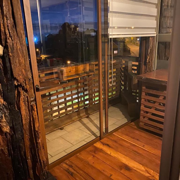 Temuco Centro Depto rústico incluye estacionamiento, estufa pellet Excelente evaluación en otras plataformas - Apartamento de 1 dormitorio - 4