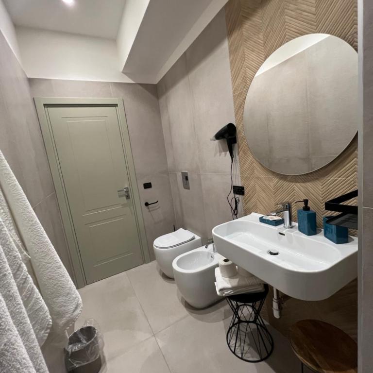 La Stella Di Napoli B&B - Camera Matrimoniale con Bagno Privato - 11