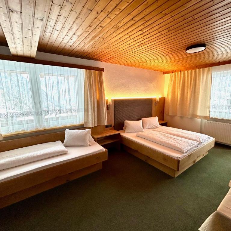 Haus Sonnegg - Dreibettzimmer - 3