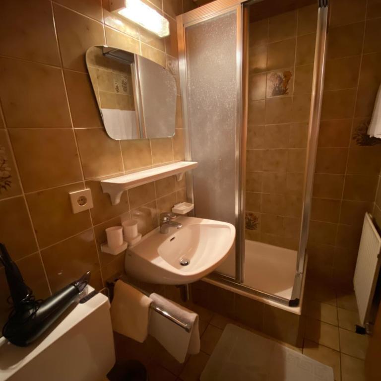Haus Sonnegg - Doppelzimmer - 4
