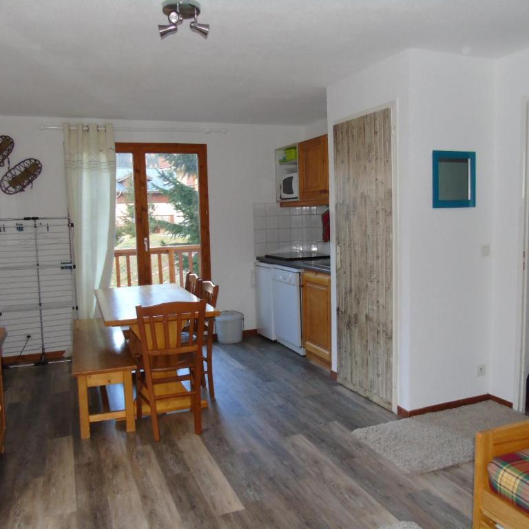 Appartement cosy 2 P+Cabine pour 6, proche pistes et commerces, vue Parc Vanoise - FR-1-561-48 - Apartment (6 Erwachsene) - 7
