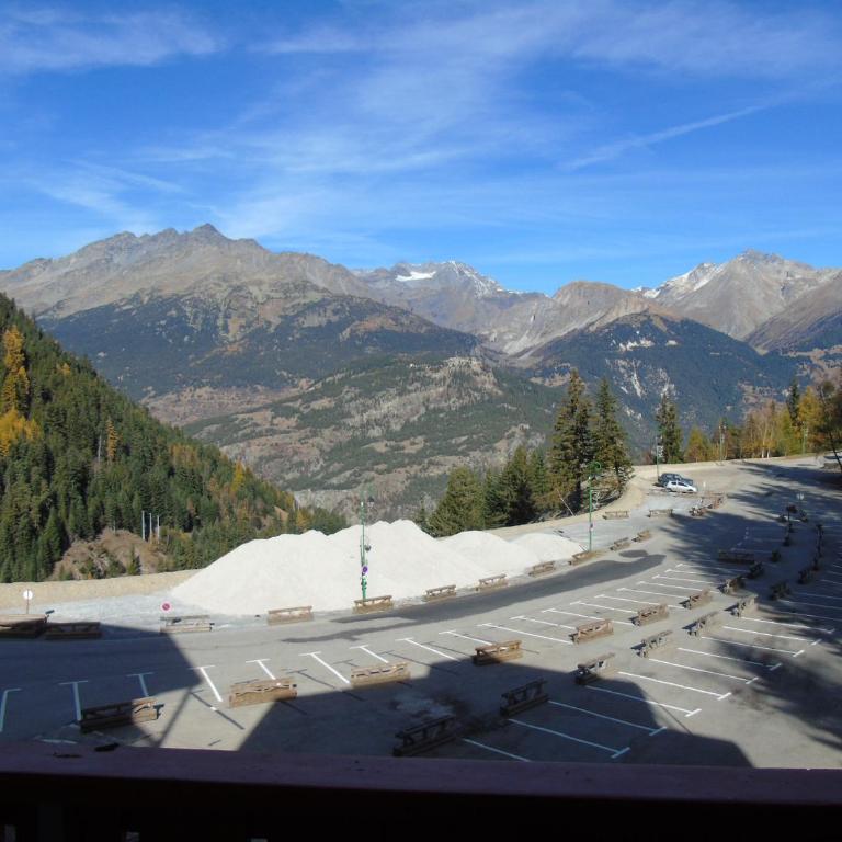 Studio cosy à 100m des pistes et commerces, balcon, draps inclus, parking gratuit - FR-1-561-64 - Studio - 9