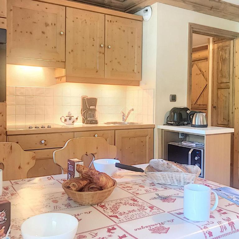 Appartement cosy au pied des pistes avec balcon et parking - FR-1-344-882 - Appartement - 14